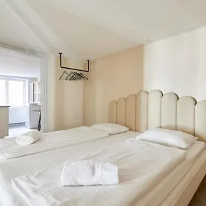 Stylish With Balcony In The Heart Of Lejlighed