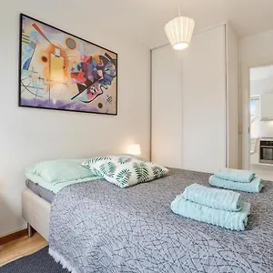  Apartment Cosy Apt. In Near Airport- Metro-beach.