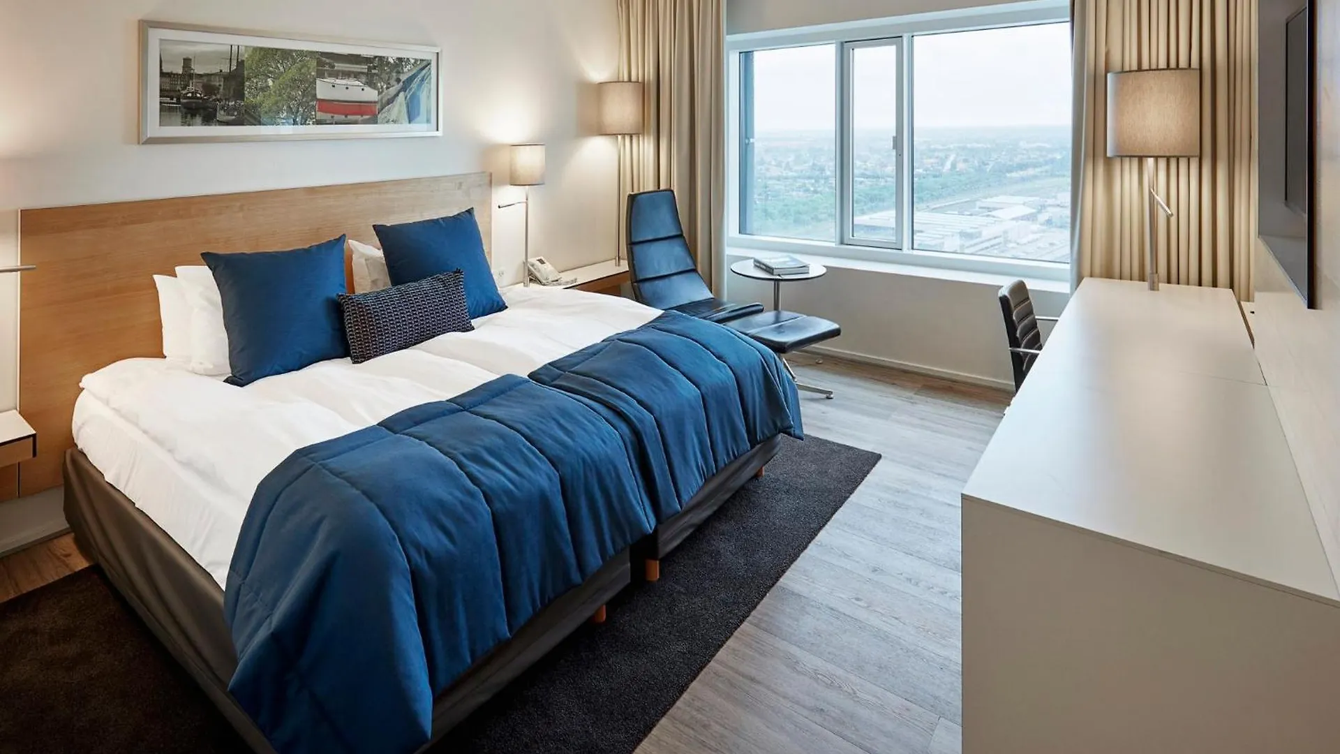 Crowne Plaza Copenhagen Towers By Ihg Hotel 4*,
